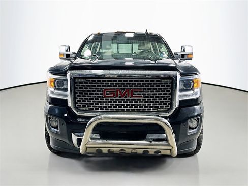 Used 2015 GMC Sierra 3500 Denali w/ Duramax Plus Package image 4