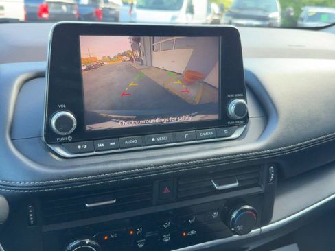 Used 2021 Nissan Rogue S AWD/4WD image 16
