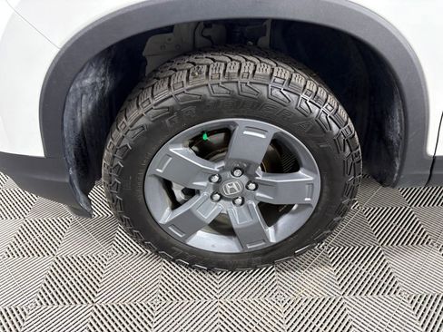 Used 2025 Honda Ridgeline TrailSport image 10