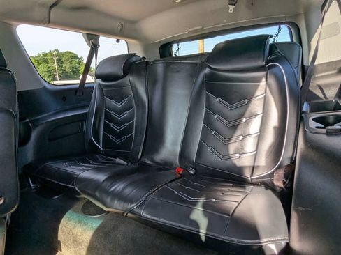 Used 2016 GMC Yukon XL SLT w/ Open Road Package AWD/4WD image 13
