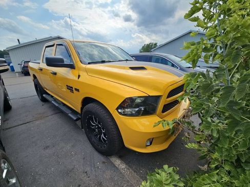 Used 2019 RAM 1500 Express w/ Wheel & Sound Group AWD/4WD image 3