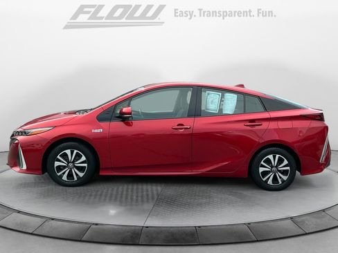 Used 2018 Toyota Prius Prime Plus FWD image 5