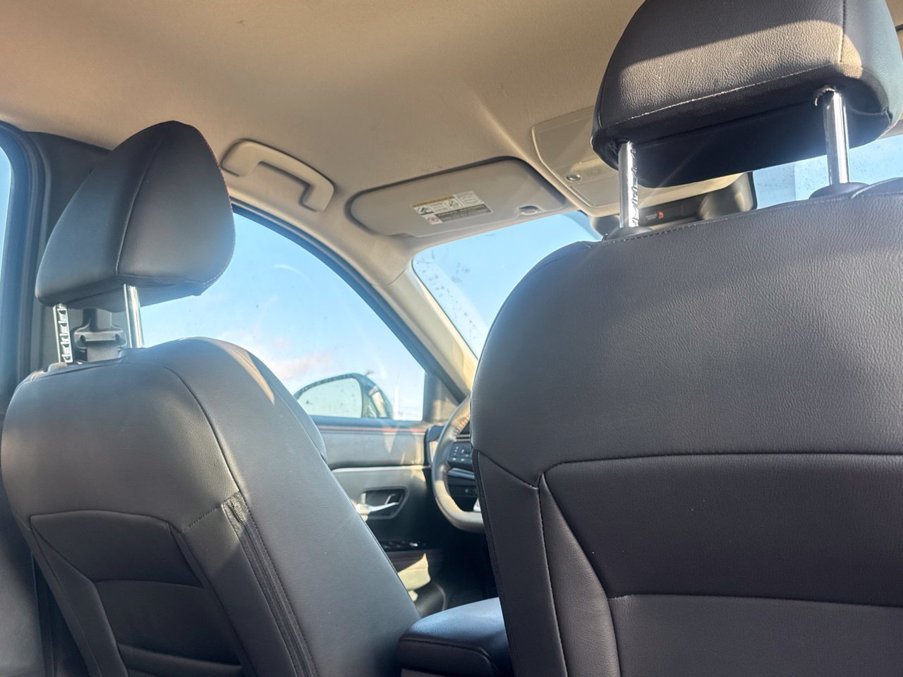 Certified 2025 Nissan Kicks SR FWD image 37