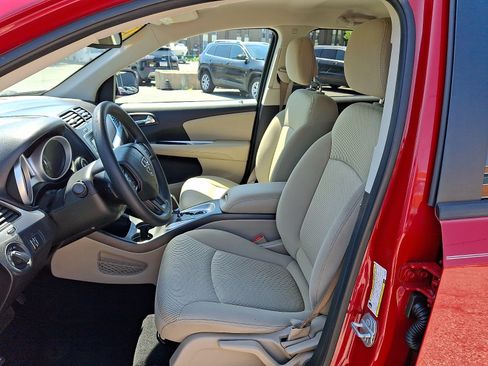 Used 2019 Dodge Journey SE FWD image 12