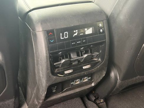 Used 2021 Jeep Grand Cherokee L Laredo w/ Luxury Tech Group I AWD/4WD image 25