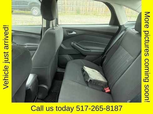 Used 2018 Ford Focus SE FWD image 4