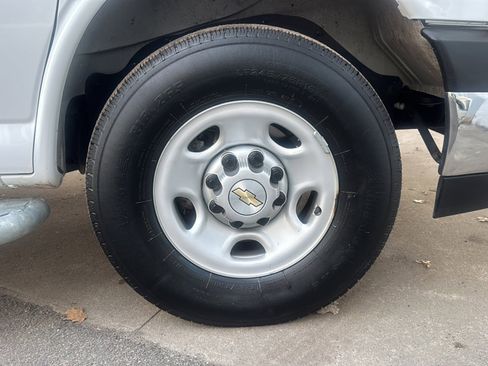 Used 2024 Chevrolet Express 2500 w/ Driver Convenience Package image 50