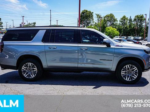 Used 2025 Chevrolet Suburban Z71 AWD/4WD image 9