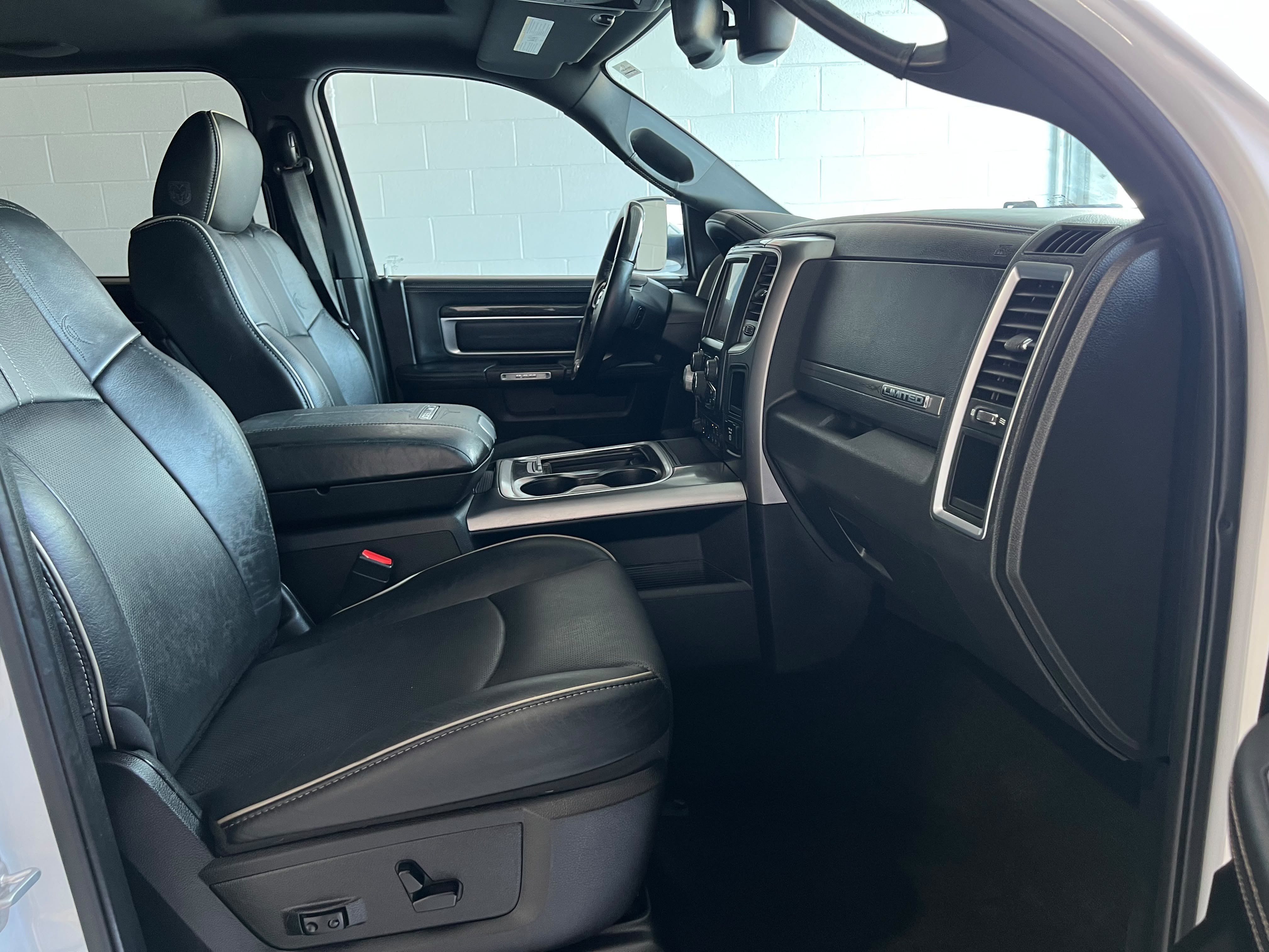 Used 2016 RAM 1500 Limited AWD/4WD image 14