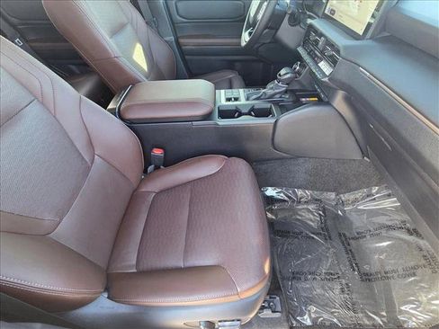 Certified 2025 Toyota Land Cruiser image 19