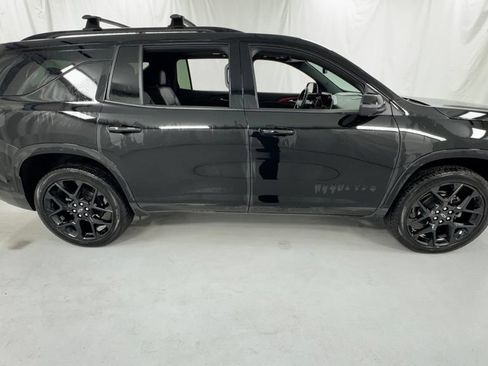 Used 2024 Chevrolet Traverse RS w/ LPO, Floor Liner Package AWD/4WD image 2