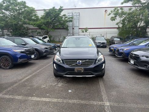 Used 2017 Volvo XC60 T6 Inscription w/ Preferred Option Package AWD/4WD image 2