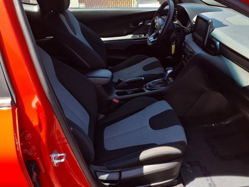 Used 2020 Hyundai Veloster 2.0 FWD image 24