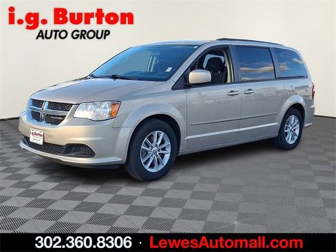 Used 2016 Dodge Grand Caravan SXT image 3