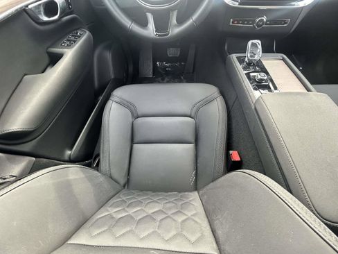 Certified 2025 Volvo XC90 B5 Plus image 14
