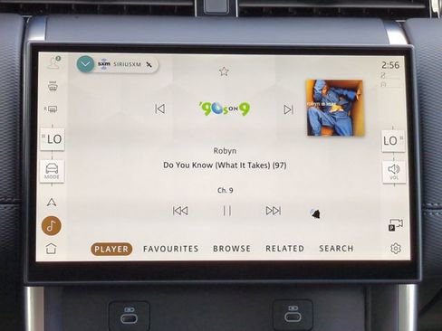 Used 2025 Land Rover Discovery Sport Dynamic SE image 18