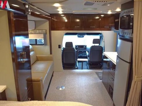 Used 2019 Mercedes-Benz Sprinter 170 image 44