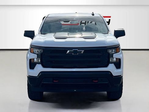 Used 2025 Chevrolet Silverado 1500 Custom Trail Boss AWD/4WD image 2