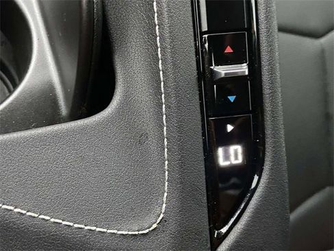 Used 2022 Chevrolet Corvette Stingray Coupe w/ 1LT image 23