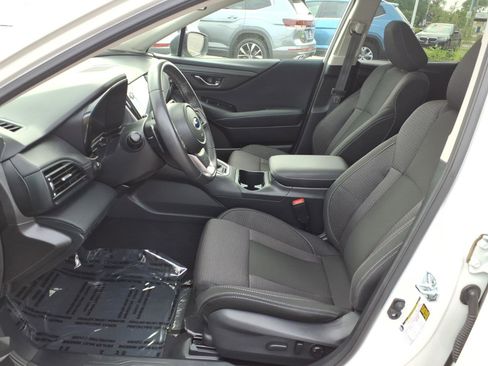 Used 2025 Subaru Outback Premium AWD/4WD image 4