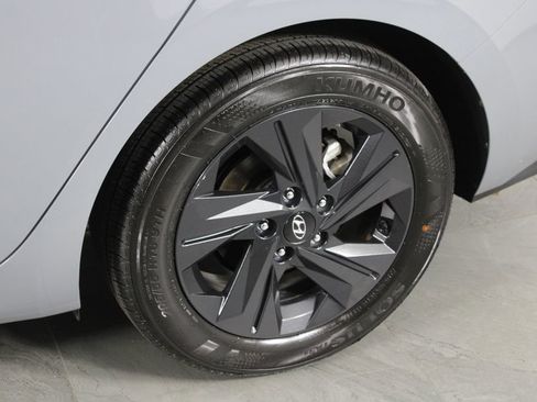 Certified 2022 Hyundai Elantra SEL image 11