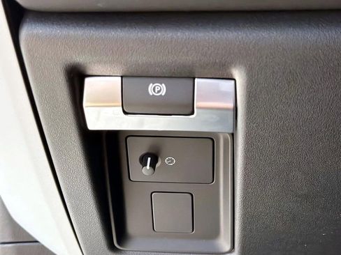 New 2026 Land Rover Defender 110 S AWD/4WD image 31