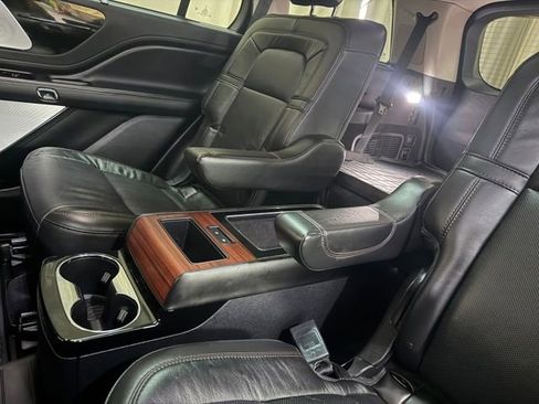 Used 2022 Lincoln Aviator Reserve w/ Equipment Group 201A image 13