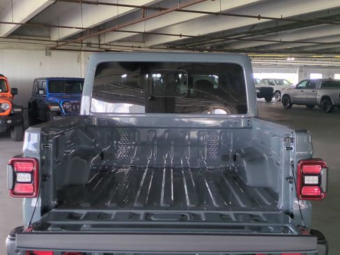 New 2026 Jeep Gladiator Rubicon w/ Safety Group image 13