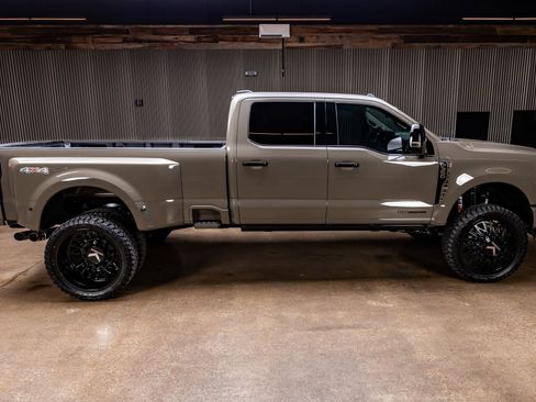 Used 2026 Ford F350 Platinum w/ Platinum Plus Package image 11