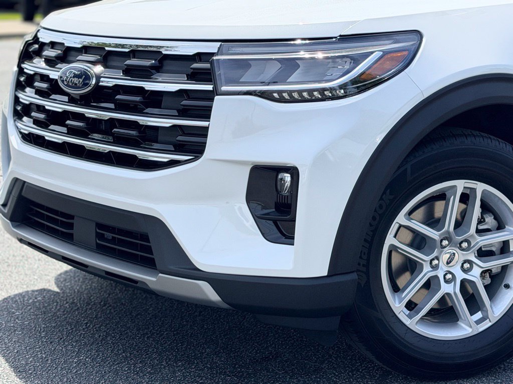 New 2026 Ford Explorer Active w/ Active Comfort Package RWD image 3