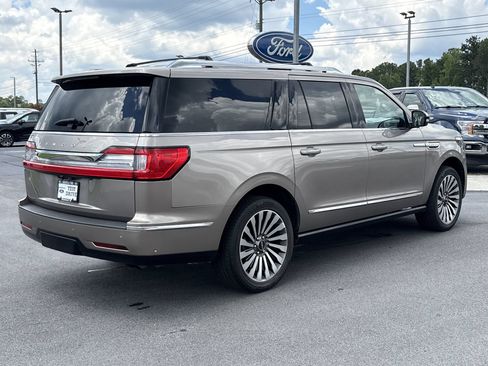 Used 2020 Lincoln Navigator L Reserve w/ Luxury Package AWD/4WD image 23