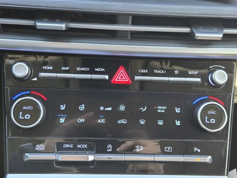 Used 2024 Hyundai Santa Fe Limited image 11