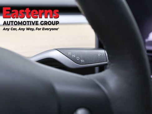 Used 2022 Tesla Model Y Long Range AWD/4WD image 13