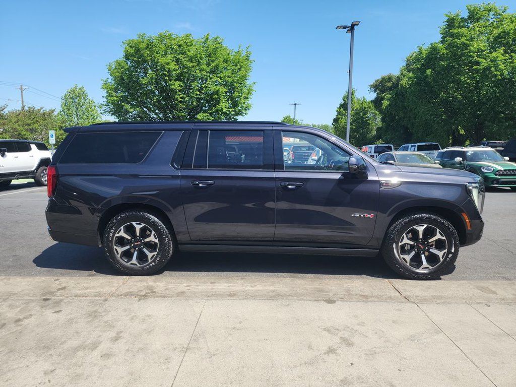Certified 2025 GMC Yukon XL AT4 w/ AT4 Premium Plus Package AWD/4WD image 9