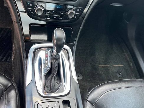 Used 2012 Buick Regal Premium FWD image 17