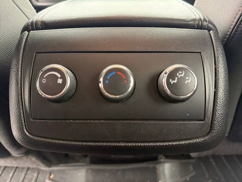 Used 2017 Chevrolet Traverse LT w/ Style and Technology Package FWD image 19