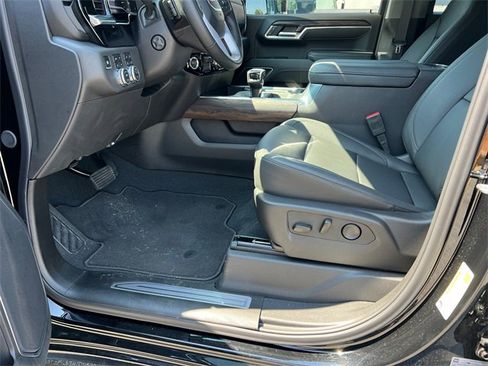 Certified 2025 GMC Sierra 1500 SLT w/ SLT Premium Package image 9