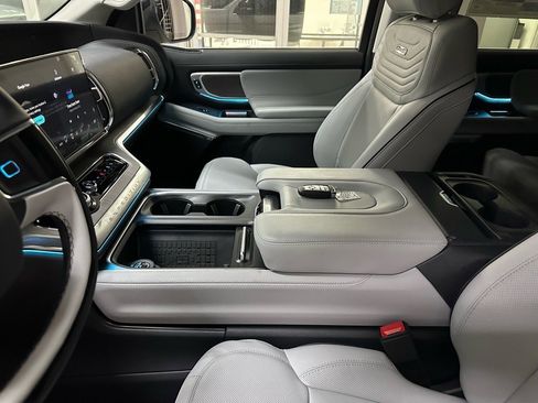 New 2025 Ford Expedition Max Platinum w/ Platinum Ultimate Package image 21