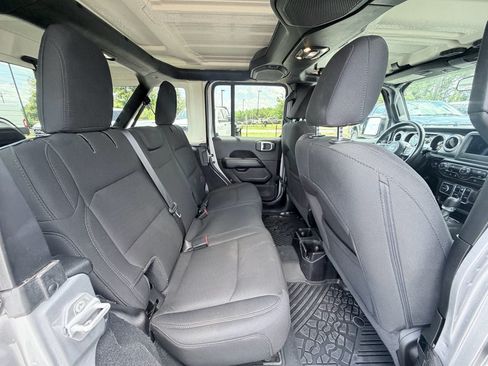 Used 2020 Jeep Wrangler Unlimited Sahara AWD/4WD image 27