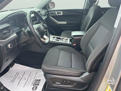 Used 2022 Ford Explorer XLT AWD/4WD image 12