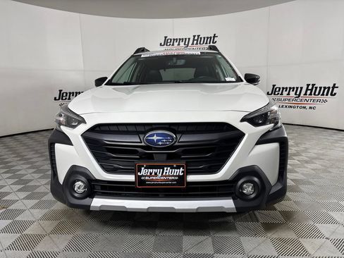Used 2023 Subaru Outback Limited AWD/4WD image 3