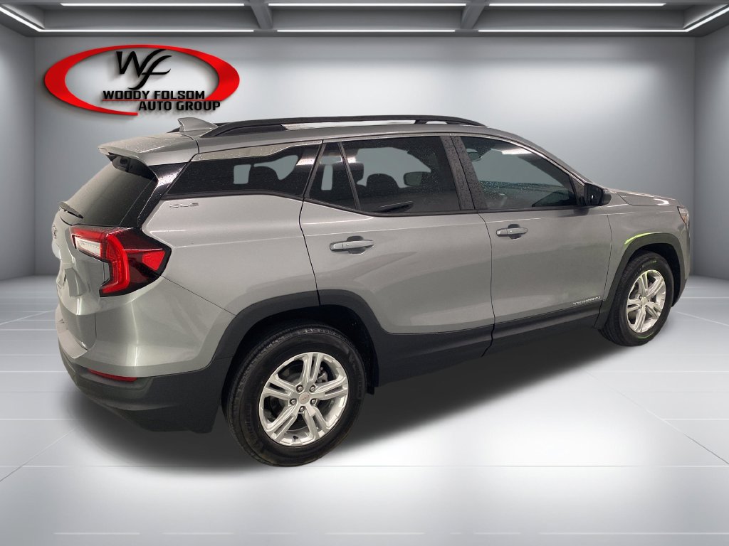 Used 2024 GMC Terrain SLE w/ Driver Convenience Package FWD image 6