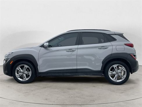 Used 2022 Hyundai Kona SEL image 2
