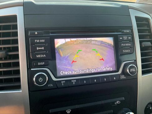 Used 2018 Nissan Frontier SV image 20