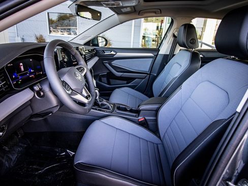 New 2026 Volkswagen Jetta SE image 29