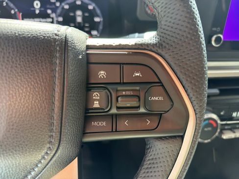 Used 2025 Toyota Tacoma TRD Off-Road image 25