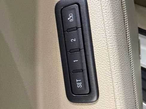 Used 2016 GMC Yukon Denali w/ Open Road Package RWD image 18