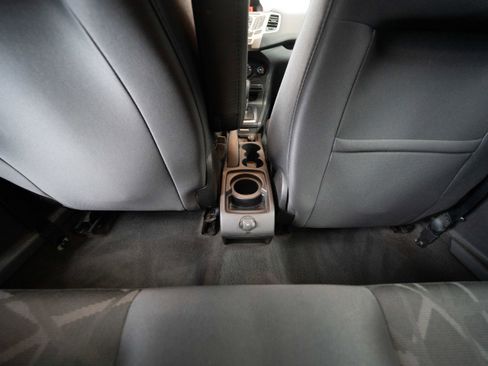 Used 2012 Ford Fiesta SE image 22