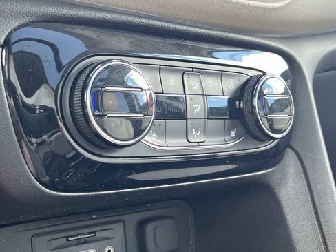 Used 2020 Buick Encore GX Essence w/ Experience Buick Package AWD/4WD image 22