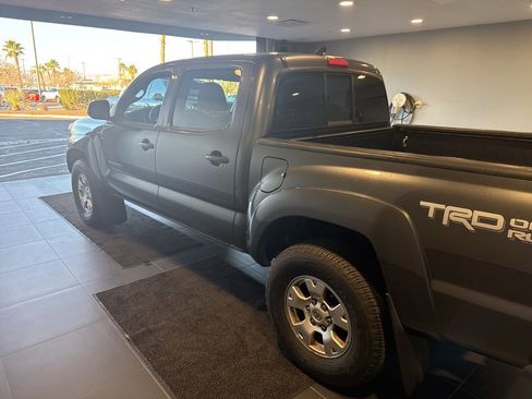 Used 2014 Toyota Tacoma PreRunner image 9